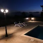 Lilly Villa *