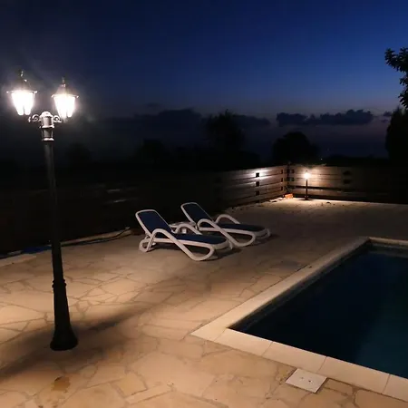 Lilly Villa *