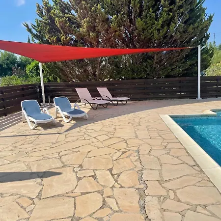 Lilly Villa