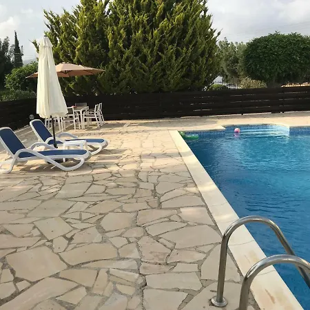 Lilly * Πέγεια